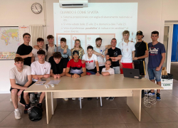Educazione alla cittadinanza con Camilla Mariotto che entra in classe nella scuola ENGIM di Verona